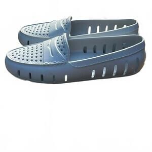 Floafers Posh 2.0 Waterproof Slip On Loafers | Light Grey/White | Women’s Size 9